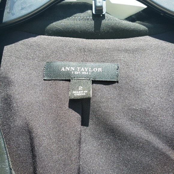 Ann Taylor cropped black single button blazer with faux leather trim - Picture 3 of 6